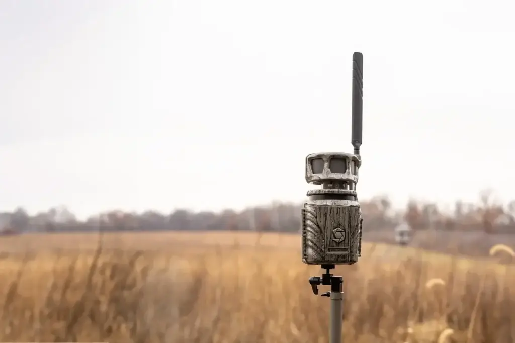 REVOLVER PRO/ 40MP / 360° CELLULAR TRAIL CAMERA