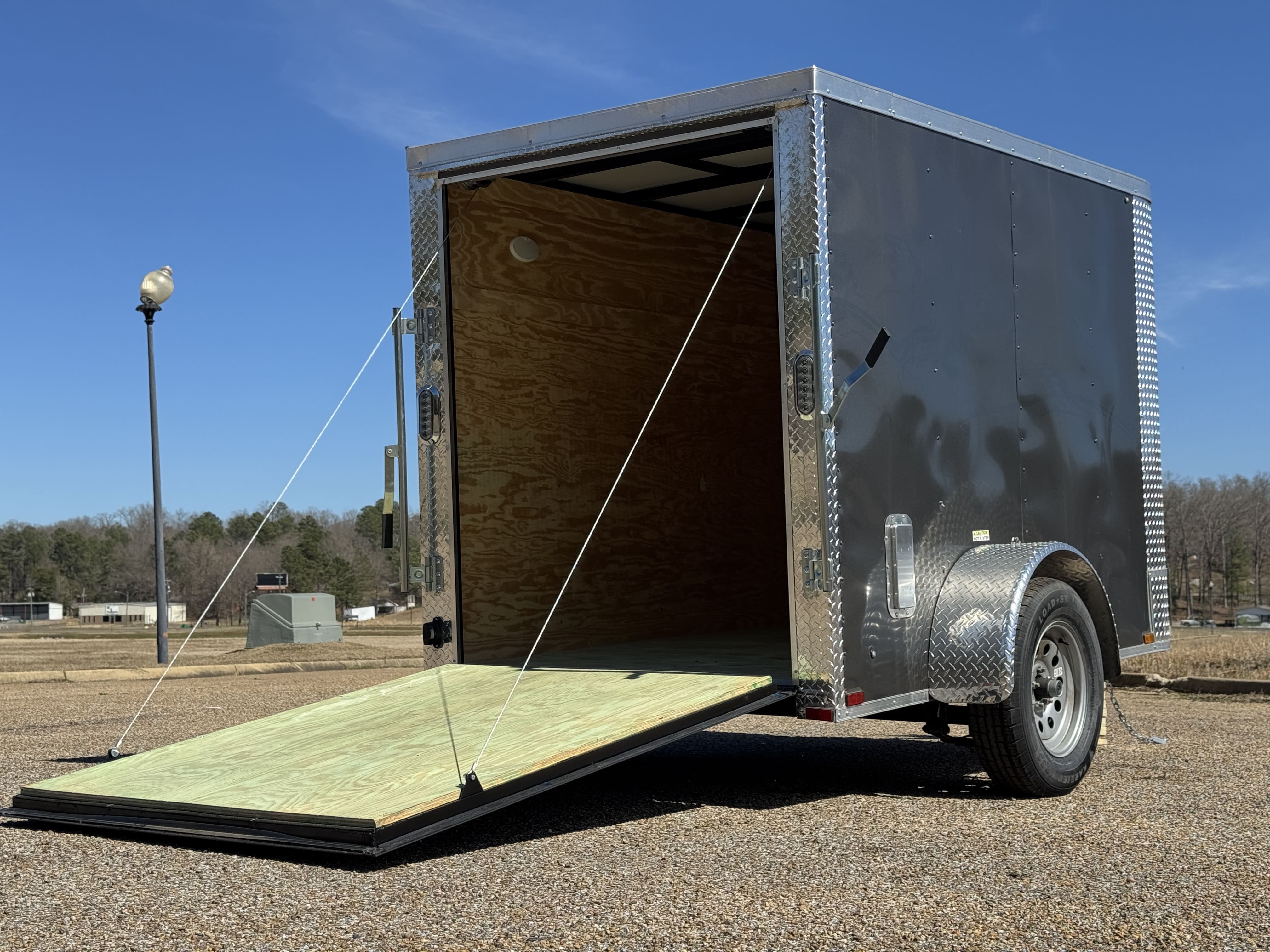 Arising Trailer 5X8 SA ENCLOSED M CCOAL - 5X8MCC