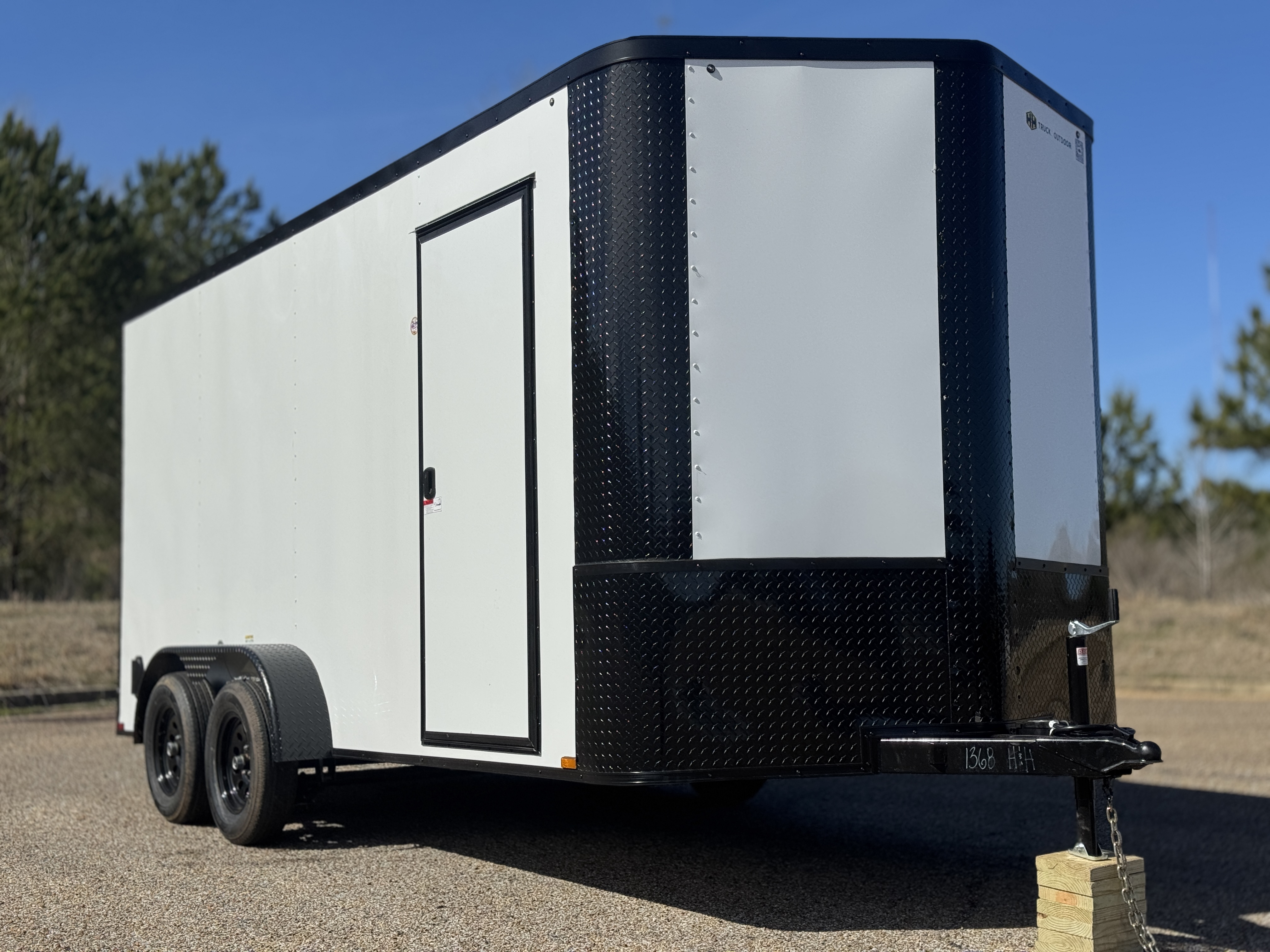 Arising 7x16TAWHTBO7SS - 7X16 TA ENCLOSED White w/ Black Out Package