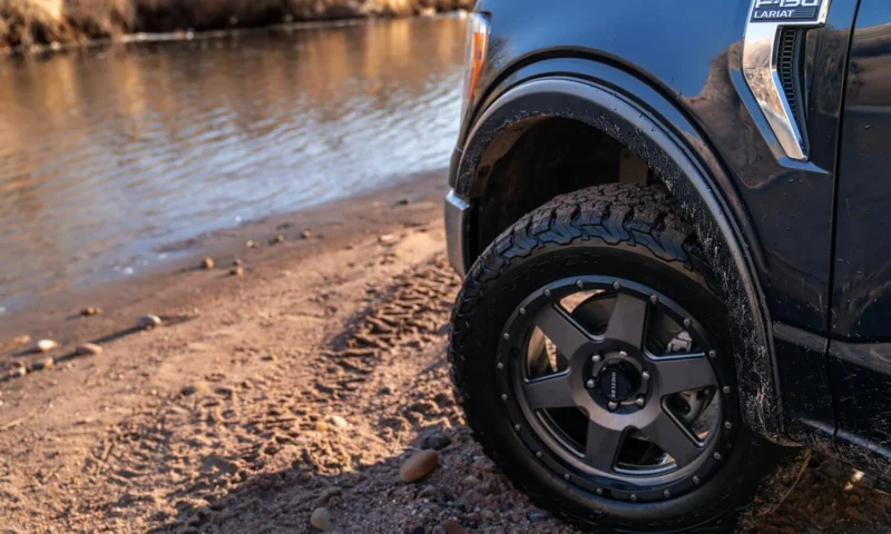 Bushwacker 20131-02 - OE Style Fender Flares, 2-Piece Front, Black