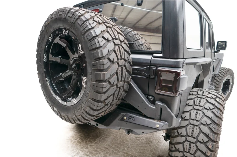 Fab Fours JL18-Y1851T-1 - Spare Tire Carriers