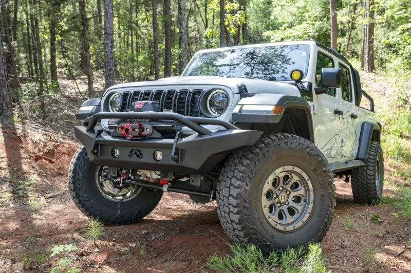 Fab Fours JL24-B5052-B - Stubby & Specialty Front Bumpers