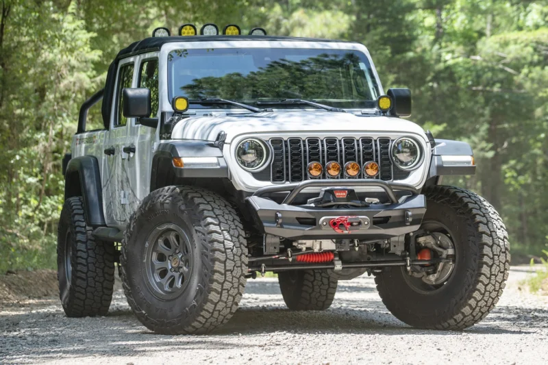 Fab Fours JL24-B5152-B - Stubby & Specialty Front Bumpers
