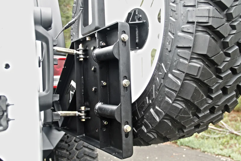 Fab Fours JP-Y1261T-1 - Spare Tire Carriers